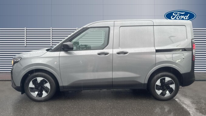 Ford Transit Courier E-Transit Courier 100kW 43kWh Trend Van Auto - Image 4